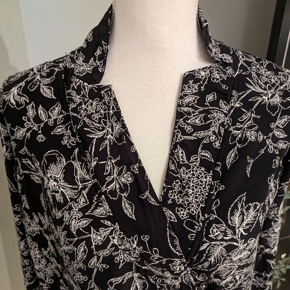Abercrombie & Fitch Women's Medium Black Floral Wrap Cropped Top Long Sleeve - Picture 2 of 10